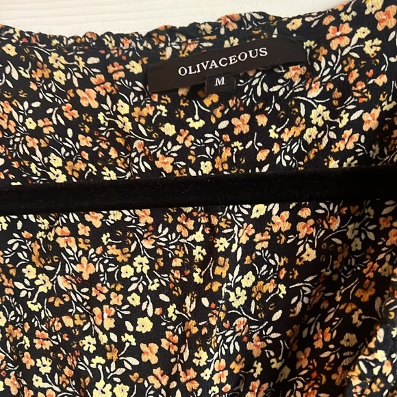 Oliveaceous top - Picture 2 of 6